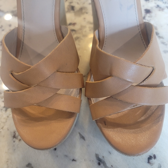 Steve Madden Tan wedge sandals, sz 10 - Picture 2 of 8